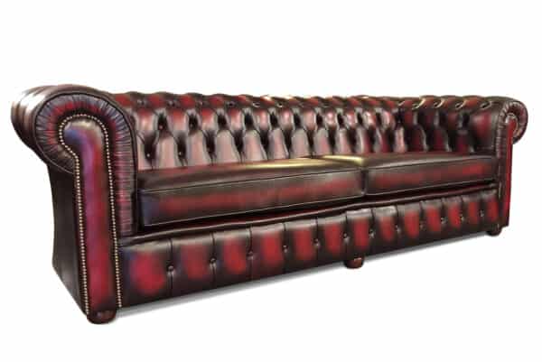 Prince of Wales 3 Seater in Antique Red